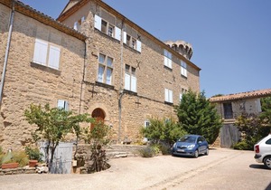 2 bedroom accommodation in Viens