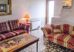2 bedroom accommodation in Viens