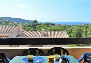 2-room apartment with parking near the beach