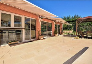 3 bedroom accommodation in Mondragon