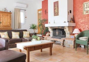 4 bedroom accommodation in Goult