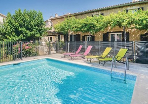4 bedroom accommodation in Pujaut