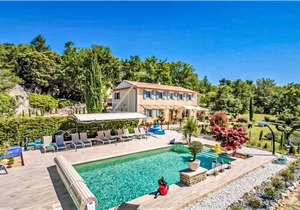 5 bedroom accommodation in Murs