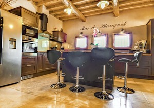 6 bedroom accommodation in Vallabregues