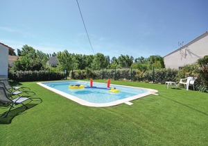 6 bedroom cozy home in Le Sambuc
