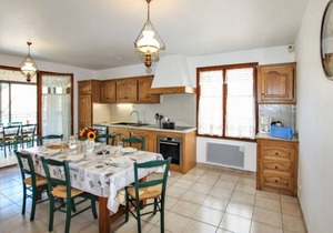 6 bedroom accommodation in Rochefort-du-Gard