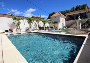 6 bedroom accommodation in Rochefort-du-Gard