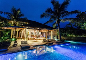 Absolute 3 Bedroom Beach Front Villa in Pabean Beach;