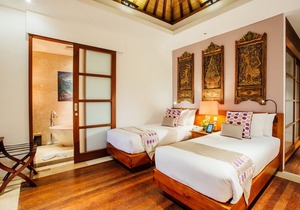 Absolute 3 Bedroom Beach Front Villa in Pabean Beach;