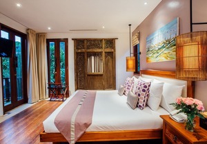 Absolute 3 Bedroom Beach Front Villa in Pabean Beach;