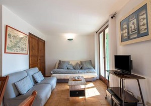 Apartment Les Lantanas-1 by Interhome