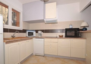 APARTMENT T2 * 4 p 10m from the BEACH with SEA VIEW & HEATED SWIMMING POOL (6)