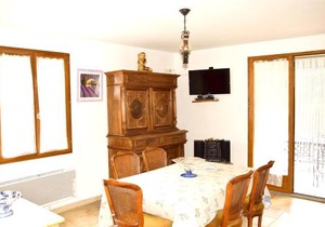 Appartement moderne à La Roche-sur-le-Buis, avec piscine.