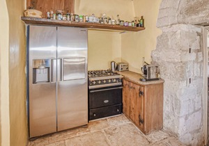 Awesome home in Bonnieux with sauna
