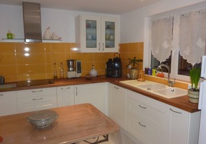 Charming villa close to the beach with 3 air-conditioned bedrooms.