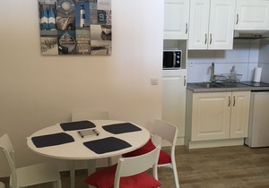 Direct access to the sea, waterfront, air-conditioned, terrace, free parking