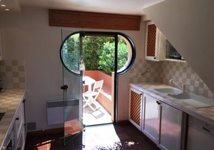 Exceptional location on the port of Porquerolles 20 m from the water .