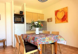 F2 - Air-conditioned apartment for 2 to 4 people