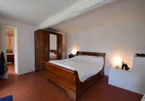 Farmhouse, with large pvt pool in Provence