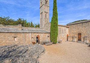 Gorgeous home in Bonnieux with sauna