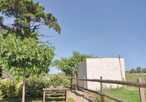 Lovely home in Le Sambuc