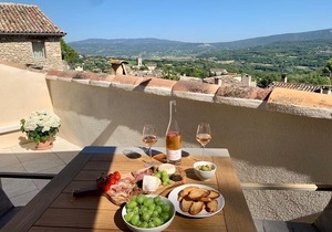 Luxurious and romantic village house in Goult with terrace and beautiful view