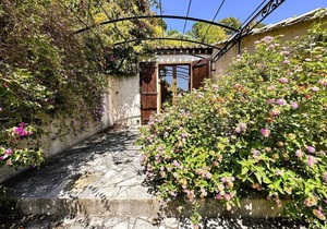 Mazet climatisé for 6 people with private pool and tennis courts in La Londe les Maures
