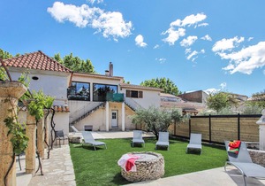 Nice home in Rochefort-du-Gard