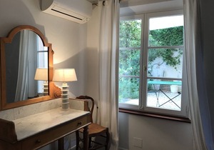 Porquerolles village house garden 3 ch. air conditioned 3 bathrooms