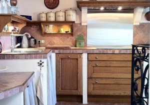 Provencal Village House In Saignon, Provençe, South Of France