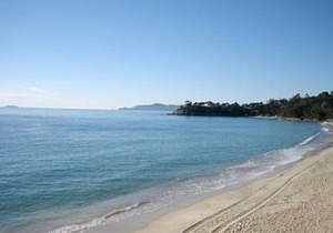 Studio on Cavalière beach with terrace, 1st floor, sleeps 2