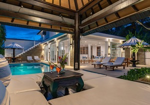 Villa Lovina-beach 2, luxury 5 * villa, staff, beachfront, pool, free boattrip