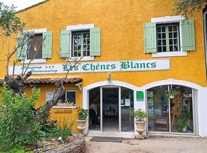 The Domaine Des Chênes Blancs Cottage People | Gargas