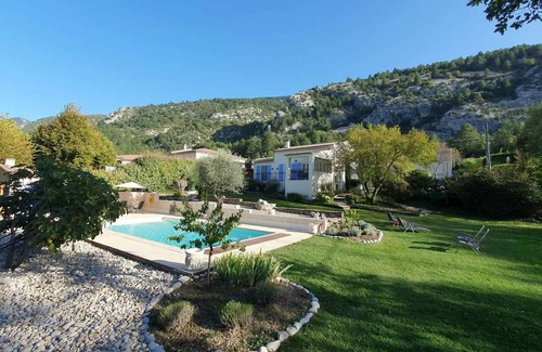 Beaumont-du-Ventoux House | 100 m² House ∙ 3 bedrooms ∙ 6 guests