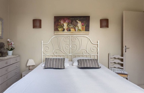 Menerbes House | 100 m² House ∙ 1 bedroom ∙ 4 guests
