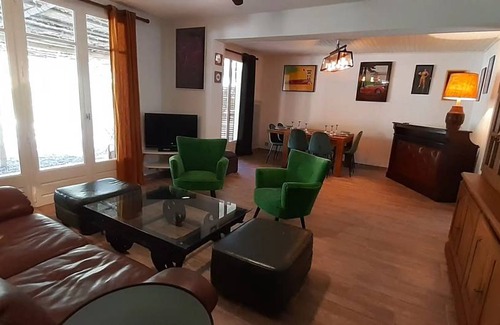 Meynes House | 100 m² House ∙ 3 bedrooms ∙ 6 guests
