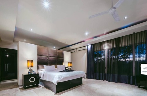 Uluwatu Villa | 1000 m² Villa ∙ 4 bedrooms ∙ 8 guests