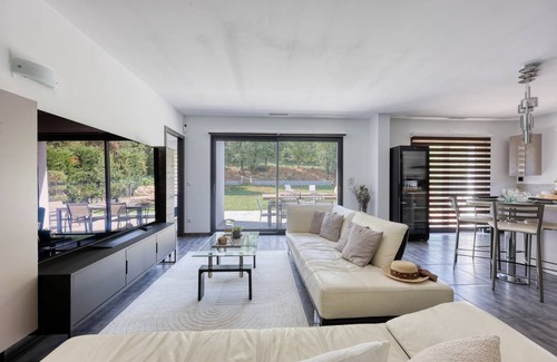 Roquefort-la-Bedoule House | 102 m² House ∙ 3 bedrooms ∙ 6 guests