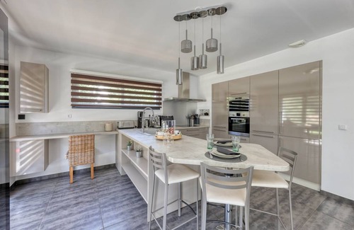 Roquefort-la-Bedoule House | 102 m² House ∙ 3 bedrooms ∙ 6 guests