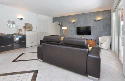 Saint-Cezaire-sur-Siagne House | 115 m² House ∙ 3 bedrooms ∙ 6 guests