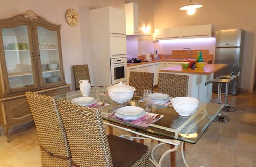 Cavaillon Apartment | 110 m² Apartment ∙ 2 bedrooms ∙ 4 guests