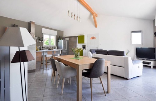 Simiane-la-Rotonde House | 110 m² Gîte ∙ 3 bedrooms ∙ 6 guests