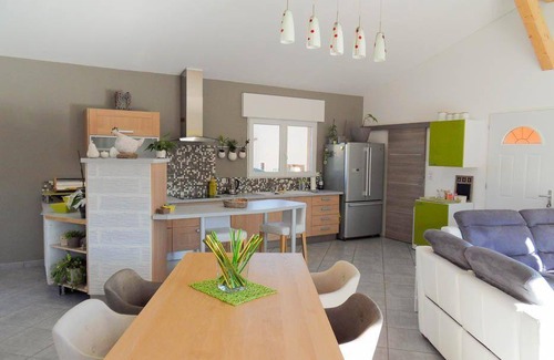 Simiane-la-Rotonde House | 110 m² Gîte ∙ 3 bedrooms ∙ 6 guests
