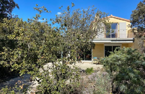 Saint-Restitut Villa | 110 m² Villa ∙ 2 bedrooms ∙ 6 guests