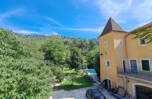Aubagne Bed & Breakfast | 115 m² Bed and breakfast ∙ 4 bedrooms ∙ 11 guests