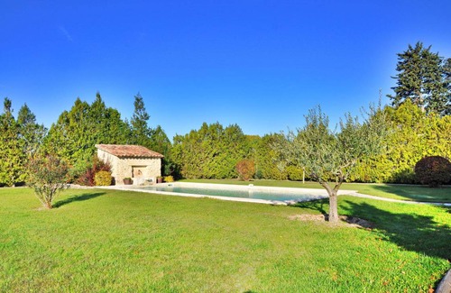 L'Isle-sur-la-Sorgue House | 120 m² Farmhouse ∙ 3 bedrooms ∙ 6 guests