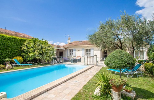 Maillane House | 120 m² House ∙ 3 bedrooms ∙ 6 guests