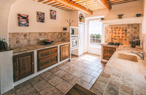 Lioux House | 120 m² House ∙ 3 bedrooms ∙ 6 guests
