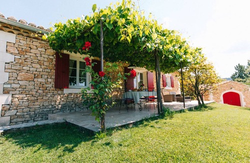 Lioux House | 120 m² House ∙ 3 bedrooms ∙ 6 guests