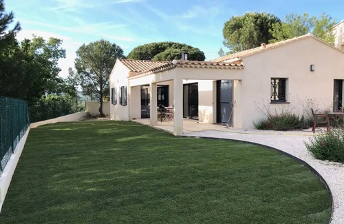 Sablet House | 120 m² House ∙ 4 bedrooms ∙ 8 guests